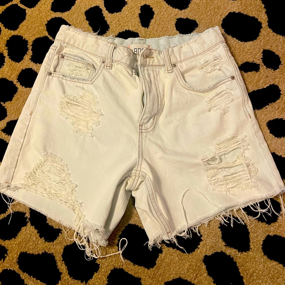 BDG Dropped Waist Destroy Short, Size 25